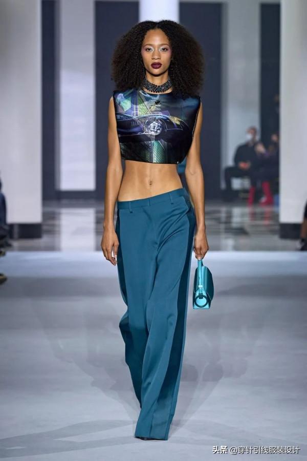 穿搭 | 2022春夏系列中的極低腰裙和褲