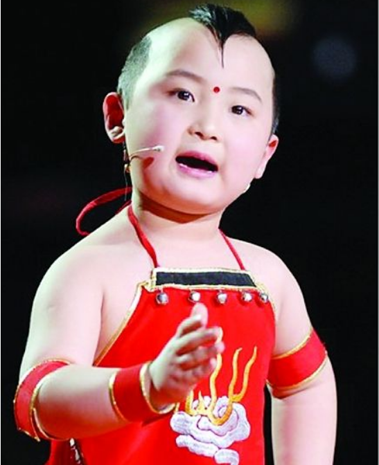 被當成搖錢樹的童星,鄧鳴賀去世時僅9歲,紀寶如被家人囚禁 被當成搖錢樹的童星,鄧鳴賀去世時僅9歲,紀寶如被家人囚禁