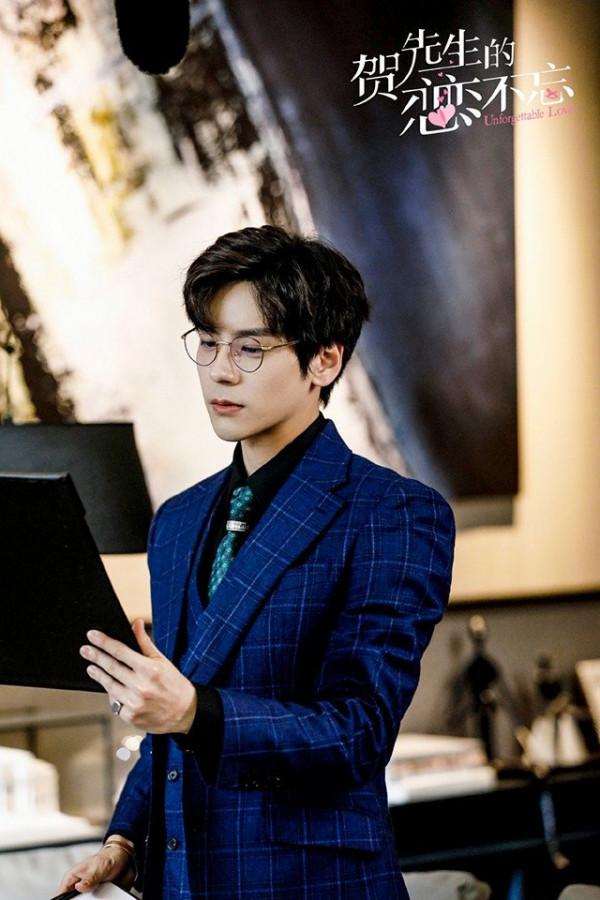 10位男主“眼鏡殺”，羅雲熙化身斯文敗類，楊洋戴眼鏡也超帥