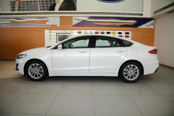 20萬預算不一定看凱美瑞，這三款中型車同樣是精品，優惠還不低