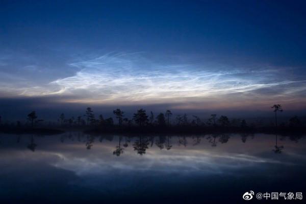 難得一見的奇美雲彩“夜光雲”