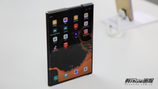 2022年手機又有大改變 摺疊屏和異形屏誰當先？