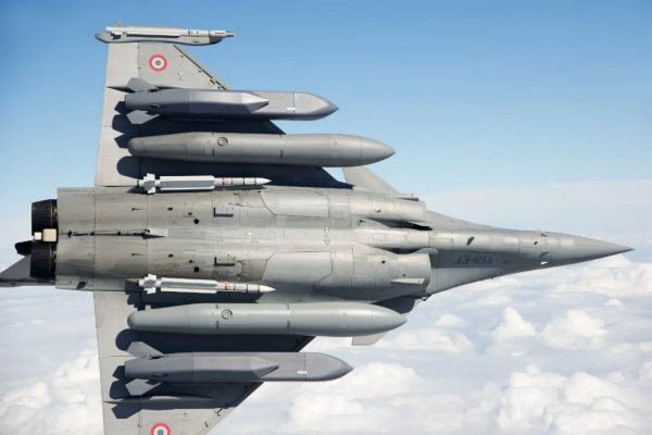 威脅中國?印度“陣風”戰機掛導彈秀肌肉,“捱了打還不消停” 威脅中國?印度“陣風”戰機掛導彈秀肌肉,“捱了打還不消停”