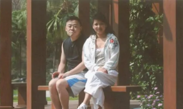 溫州女富豪胡潔：前夫由司機變鉅貪，二婚嫁周立波，大方送保時捷