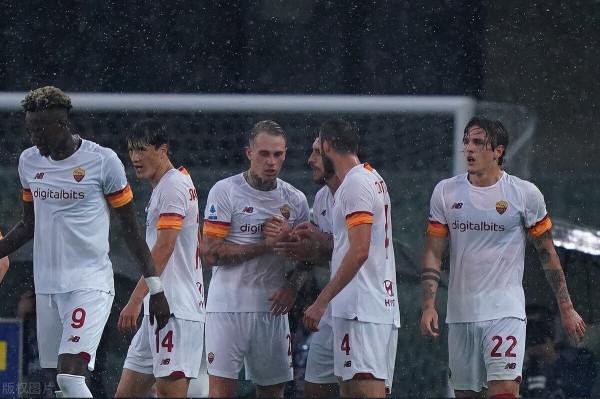 歐洲聯賽焦點:曼聯艱難戰勝維拉,C羅繼續進球!米蘭戰平尤文 歐洲聯賽焦點:曼聯艱難戰勝維拉,C羅繼續進球!米蘭戰平尤文