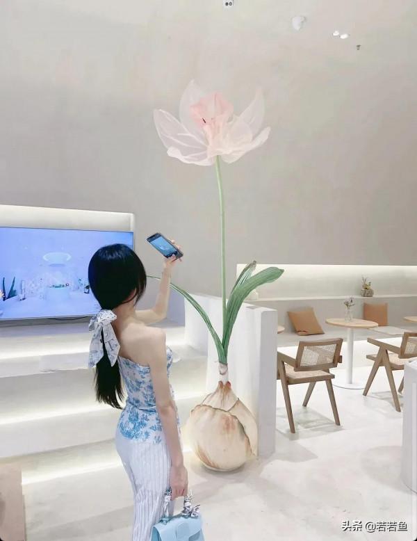 房子裝修好了，出來買畫咯