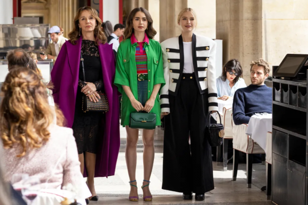 當紅女星被嘲劇中穿搭太辣眼!到底什麼才是法式風格啊? 當紅女星被嘲劇中穿搭太辣眼!到底什麼才是法式風格啊?