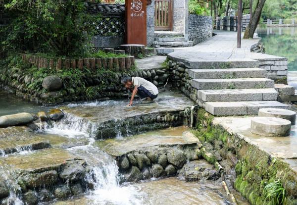 梵淨山下的雲舍村，曾經猴子愛喝的水，現在成了村民們的天然冰箱