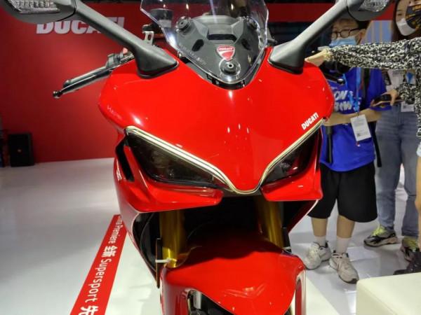 摩博會 | 杜卡迪全系價格將上調,鴒速950售價143000元起 摩博會 | 杜卡迪全系價格將上調,鴒速950售價143000元起