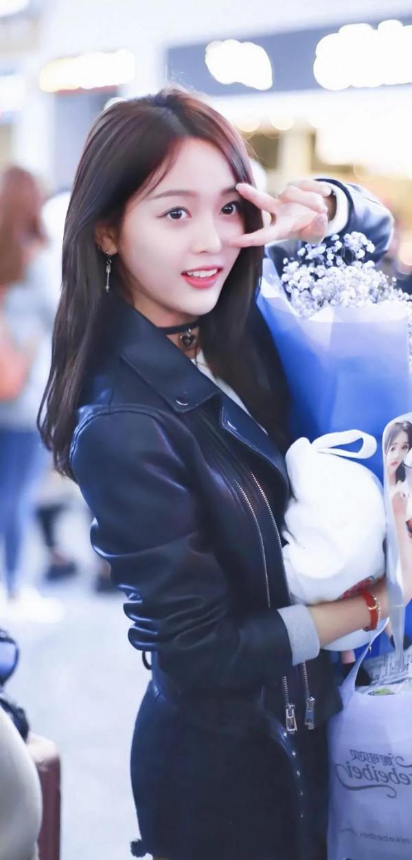 有喜歡吳宣儀的嗎？長相甜美可人，處處散發著迷人的青春氣息