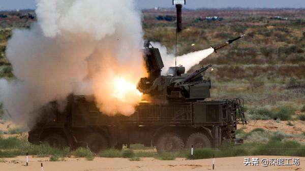 美軍轟炸機進駐頓巴斯，隨時可以開打！俄軍數千枚導彈已抵近前線