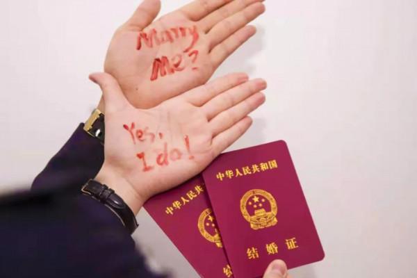 校服→路服→婚紗,這一對真的好甜~ 校服→路服→婚紗,這一對真的好甜~