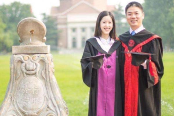 意外走紅的8位大網紅,一個比一個神奇,有人因戴口罩採訪而爆紅 意外走紅的8位大網紅,一個比一個神奇,有人因戴口罩採訪而爆紅