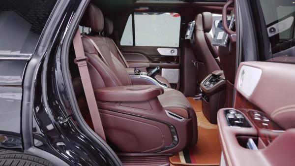 林肯領航員二排座椅升級，告別寬大扶手解放乘坐空間！