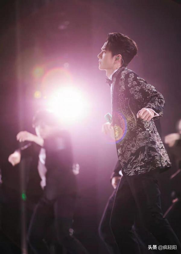 《廿》，是你，是我，是他，是這尋常人間