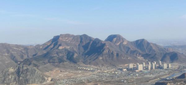 新年爬房山北半壁店村的南大梁