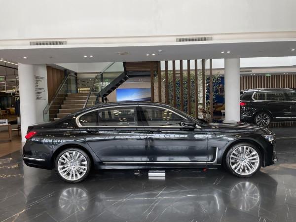 4座+V12才叫真豪華!寶馬7繫到店實拍,S級都黯然失色? 4座+V12才叫真豪華!寶馬7繫到店實拍,S級都黯然失色?