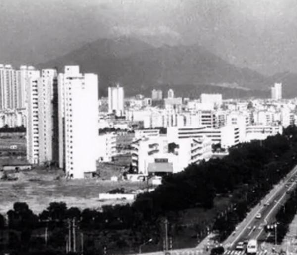 英國為何堅決不放棄幾千人的馬島，卻願意歸還香港？有何特別之處