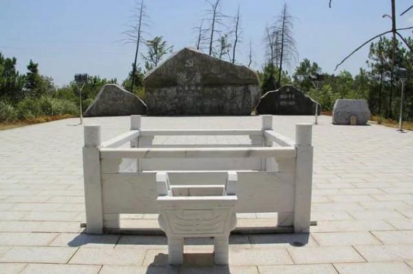 毛主席號召火葬，許世友為何不願意？眾多領導人為何選擇撒放骨灰