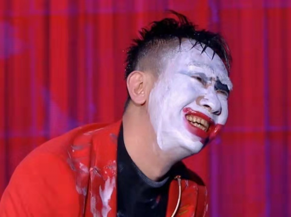 拜師馮鞏、為掙“快錢”拋棄賈玲，白凱南的故事遠比你想得更荒唐