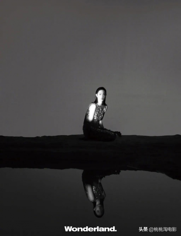 組圖：演員白百何時尚雜誌封面大片，自然靈動表現力十足