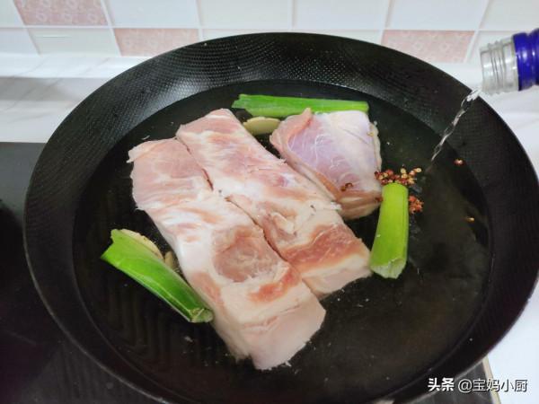 豬肉用這方法做，2斤肉都能被光碟，顏色紅亮肥而不膩，香掉魂