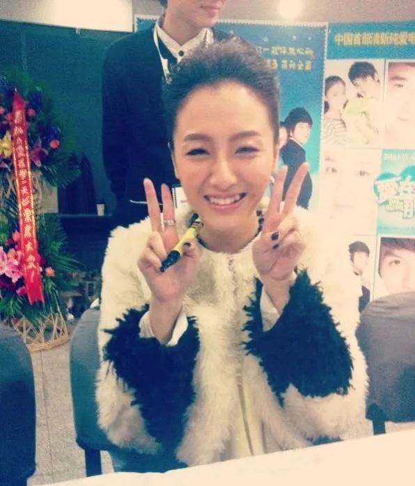 “悲傷”的葉青：姜潮追她3個月，被姚笛搶角色，和恬妞女兒戀愛