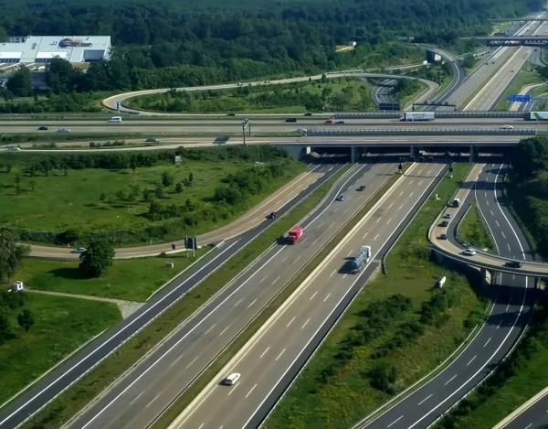 高速將再次免費？“錯峰免費”建議被提出，車主這回樂了