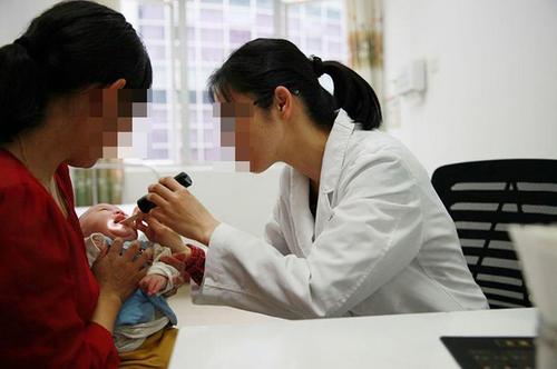 有種“馬虎”叫開水燙奶瓶,看似十分乾淨衛生,實則坑娃於無形 有種“馬虎”叫開水燙奶瓶,看似十分乾淨衛生,實則坑娃於無形