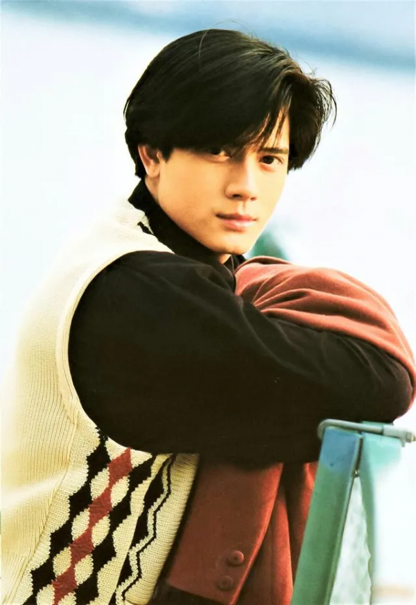 吵了這麼多年了,再看“四大天王”年輕時的演技和顏值,誰贏了? 吵了這麼多年了,再看“四大天王”年輕時的演技和顏值,誰贏了?