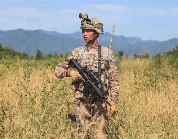 為什麼總感覺美國大兵在戰爭時候都愛戴著墨鏡打仗,耍酷的嗎? 為什麼總感覺美國大兵在戰爭時候都愛戴著墨鏡打仗,耍酷的嗎?