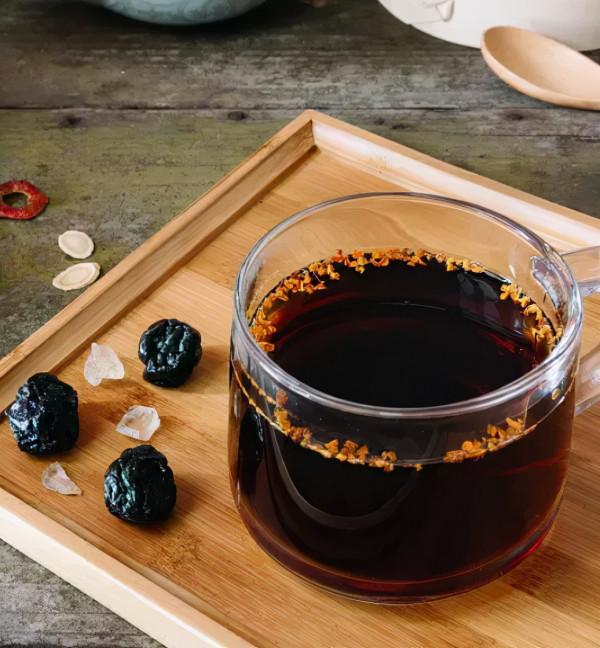 秋季飲食，少辛多酸，甘潤之品不可少，這杯酸甜飲料解膩生津最好