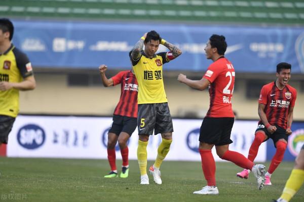 中超收官:山東奪冠攜海港廣州亞泰徵亞冠,亞軍最後一秒出爐 中超收官:山東奪冠攜海港廣州亞泰徵亞冠,亞軍最後一秒出爐