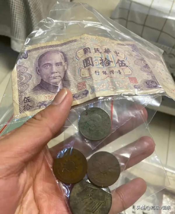 網友:90多歲高齡的我姥爺走了,我整理了四天,他的一生都在這 網友:90多歲高齡的我姥爺走了,我整理了四天,他的一生都在這