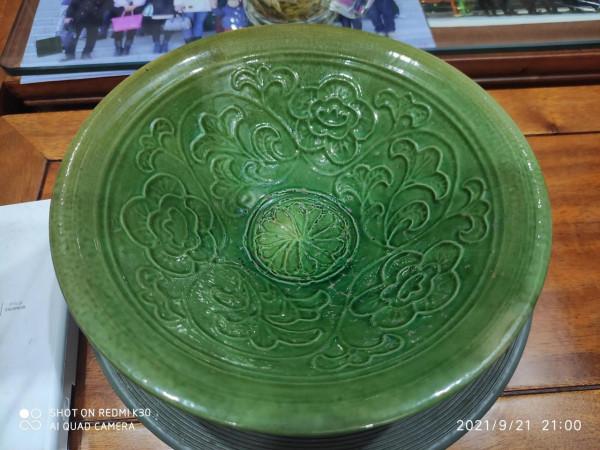 契丹遼上京窯蓮瓣印花綠釉碗公元1100-1125年作品_國寶級