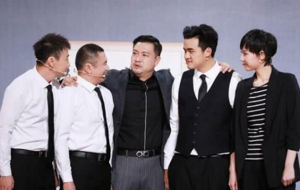 “喜劇人”賈冰：28歲當團長，35歲副處級，37歲辭職後爆紅