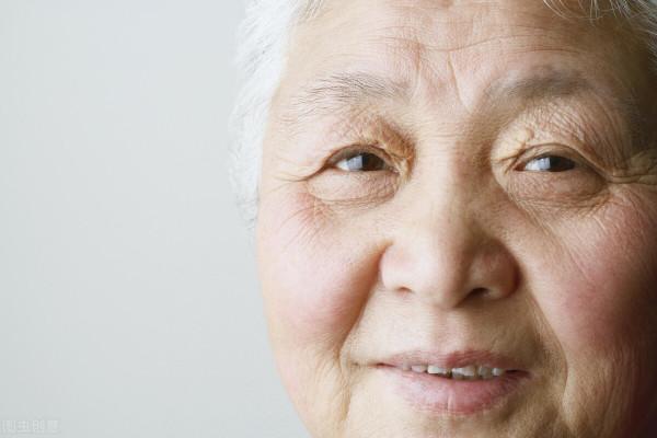 怎麼減緩衰老速度？養成5個好習慣，你會比別人老得慢