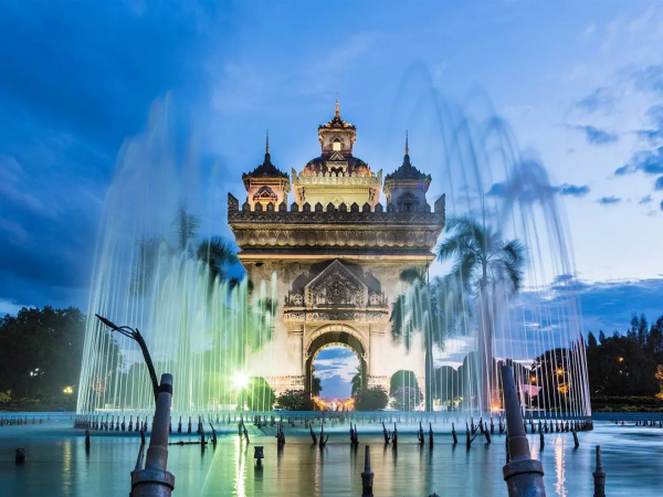 泰國擬全面開放旅遊業;美國4個月內簽發8.5萬多張學生簽證 泰國擬全面開放旅遊業;美國4個月內簽發8.5萬多張學生簽證