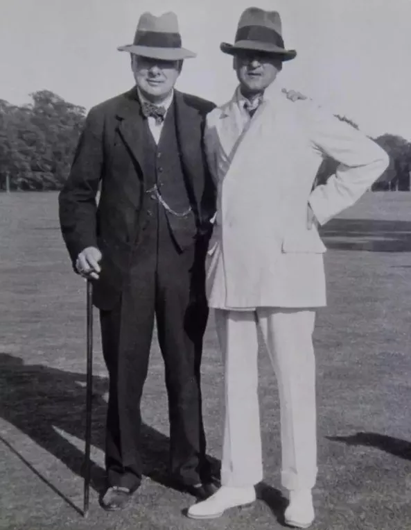 《唐頓莊園》原型：英國這個8000多平的豪宅，把公爵逼到“賣身”