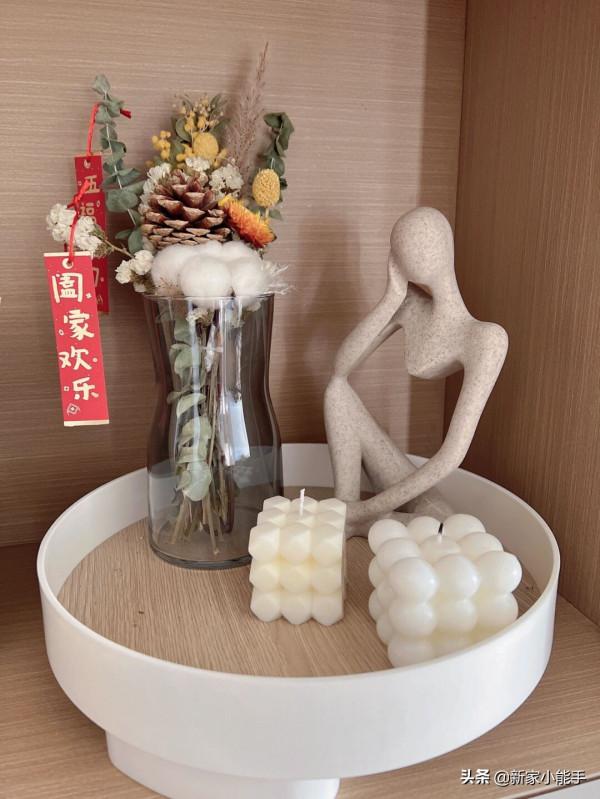 她家原木風的新房子，入住一週的時間很滿意，不做電視牆太舒服啦