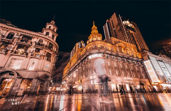 一座城市有83所大學、3大火車站、4大港口，這是個什麼神仙地方？