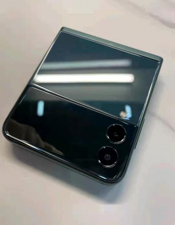 粉絲帶你上手體驗三星Galaxy Z Flip3:最接近完美的摺疊屏手機