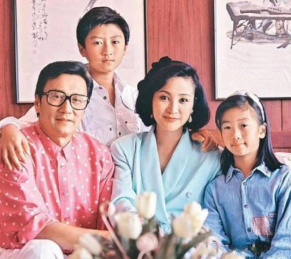 謝霆鋒，到底是&OpenCurlyDoubleQuote;痴情好男人&rdquo;還是&OpenCurlyDoubleQuote;絕世負心漢&rdquo;？