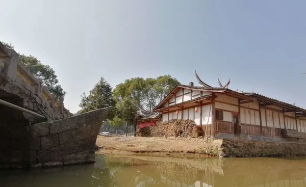 天青色等煙雨，而我在等你，傳統古村落忠山十八寨期待與您的相遇