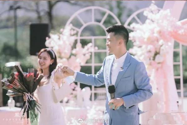 恭喜！國羽又一世界冠軍求婚成功，女友膚白貌美充滿朝氣