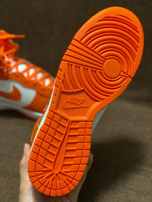 橙和白的搭配，除了扣碎aj1，還有一雙dunk