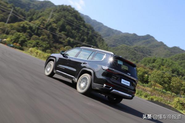 新車｜實力均衡，質感舒適！試駕新款Jeep大指揮官