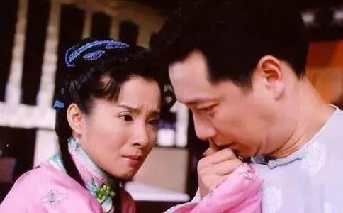 “啞巴新娘”嶽翎和老公相愛15年，堅持丁克，老公是圈外人？