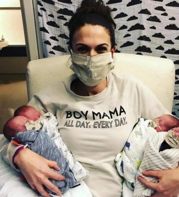 全球僅72例！女子誕下同卵四胞胎，絕了，打麻將永遠不缺人了