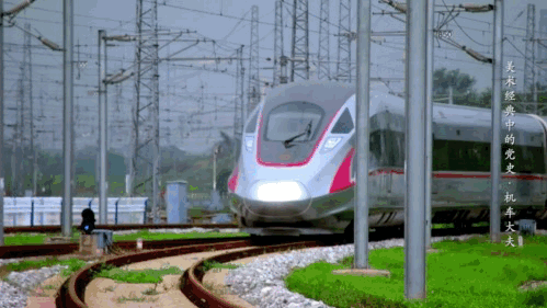 揭秘新中國第一臺國產蒸汽機車 |《美術經典中的黨史》邀您走近中國畫《機車大夫》…… 揭秘新中國第一臺國產蒸汽機車 |《美術經典中的黨史》邀您走近中國畫《機車大夫》……